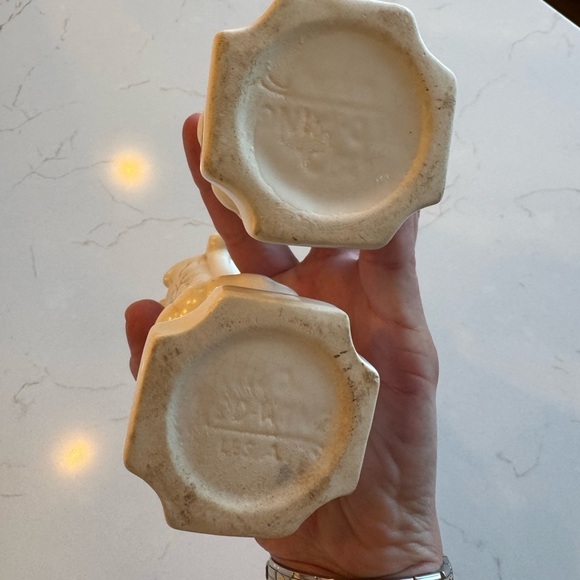 Vintage MCM Red Wing Pottery Raised Pattern Bud Vase Set of Two - Picture 5 of 8